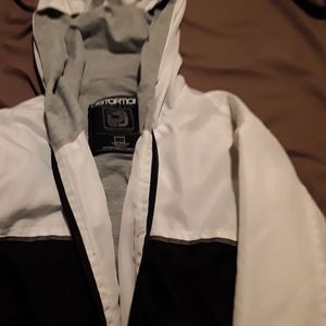 Distortion wind breaker